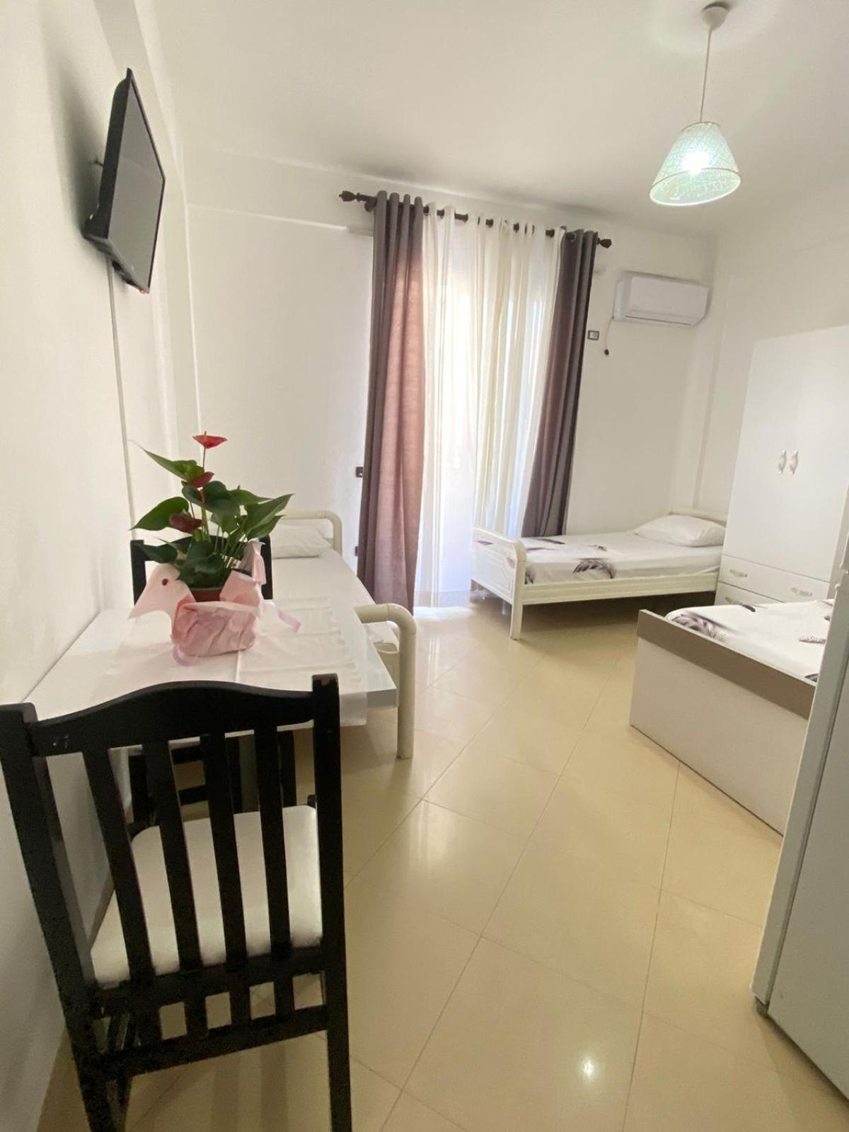 Marra'S Rooms Durrës Exteriör bild