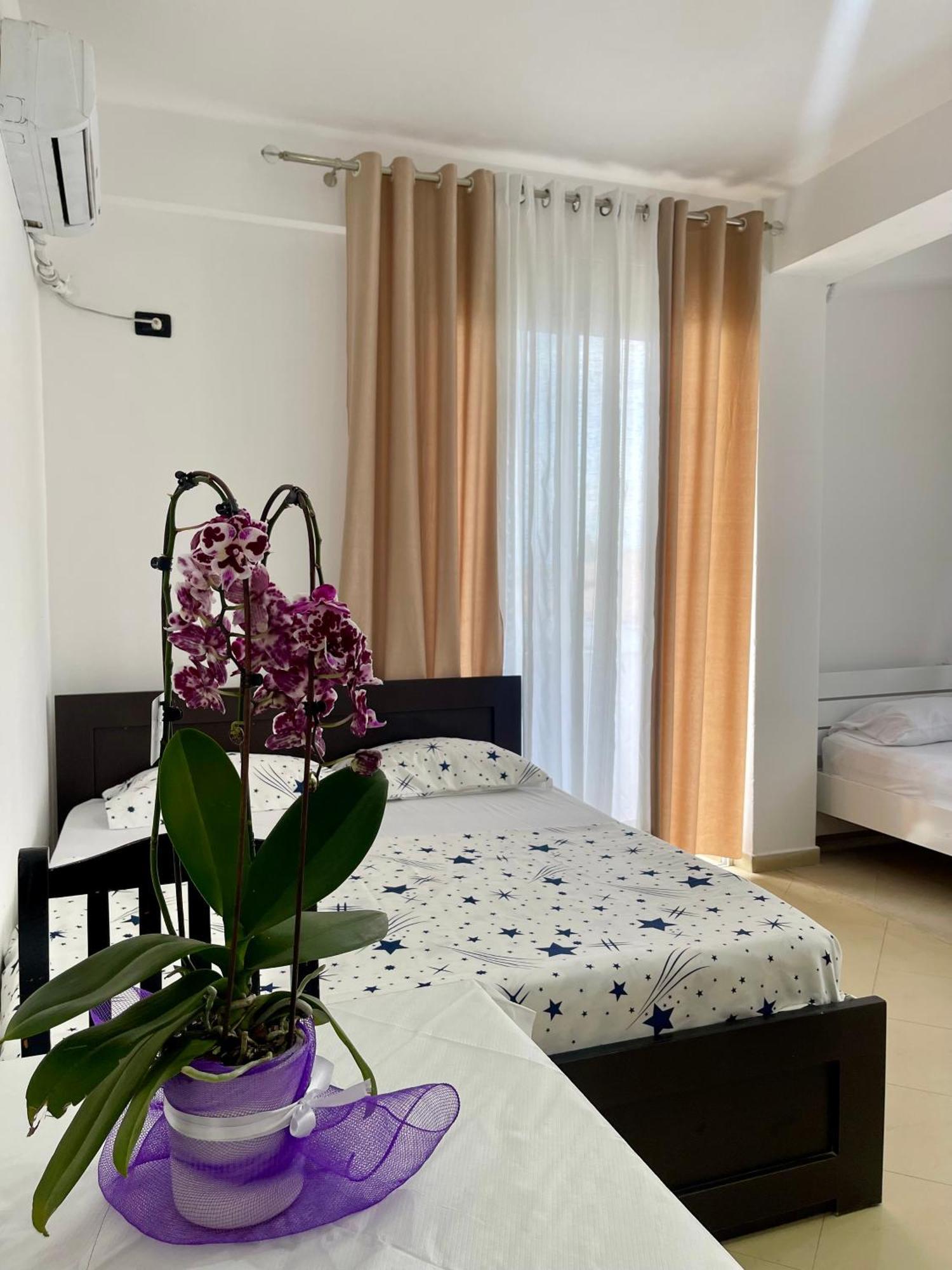 Marra'S Rooms Durrës Exteriör bild